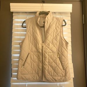 Cream Old Navy quilted vest size M